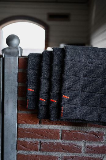 INCREDIWEAR STANDING WRAPS IN GREY