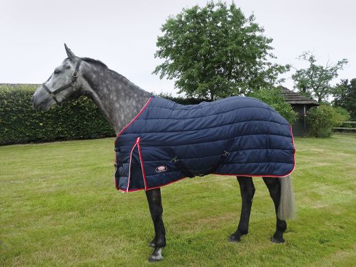 ESSENTIALS  STABLE RUG 300G NAVY RED